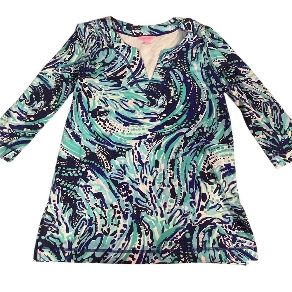 Lilly Pulitzer half sleeve blue top